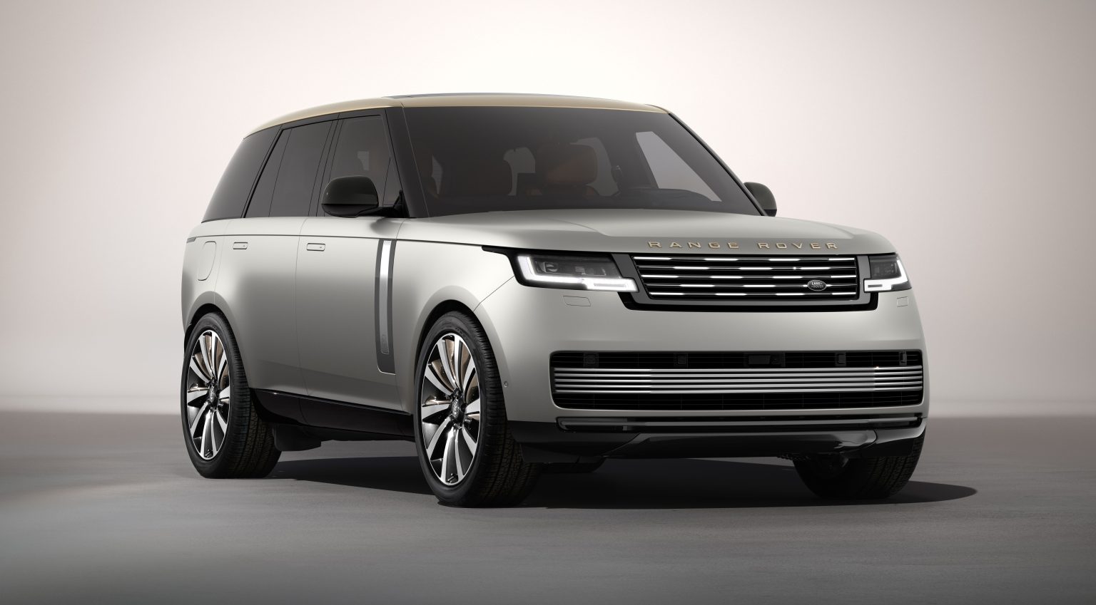 R6.2m Platinum Range Rover Lands in SA | Business explainer